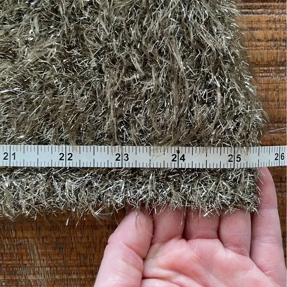 Citylux Collection Sparkly Gold Tinsel Pullover Sweater - Picture 15 of 16